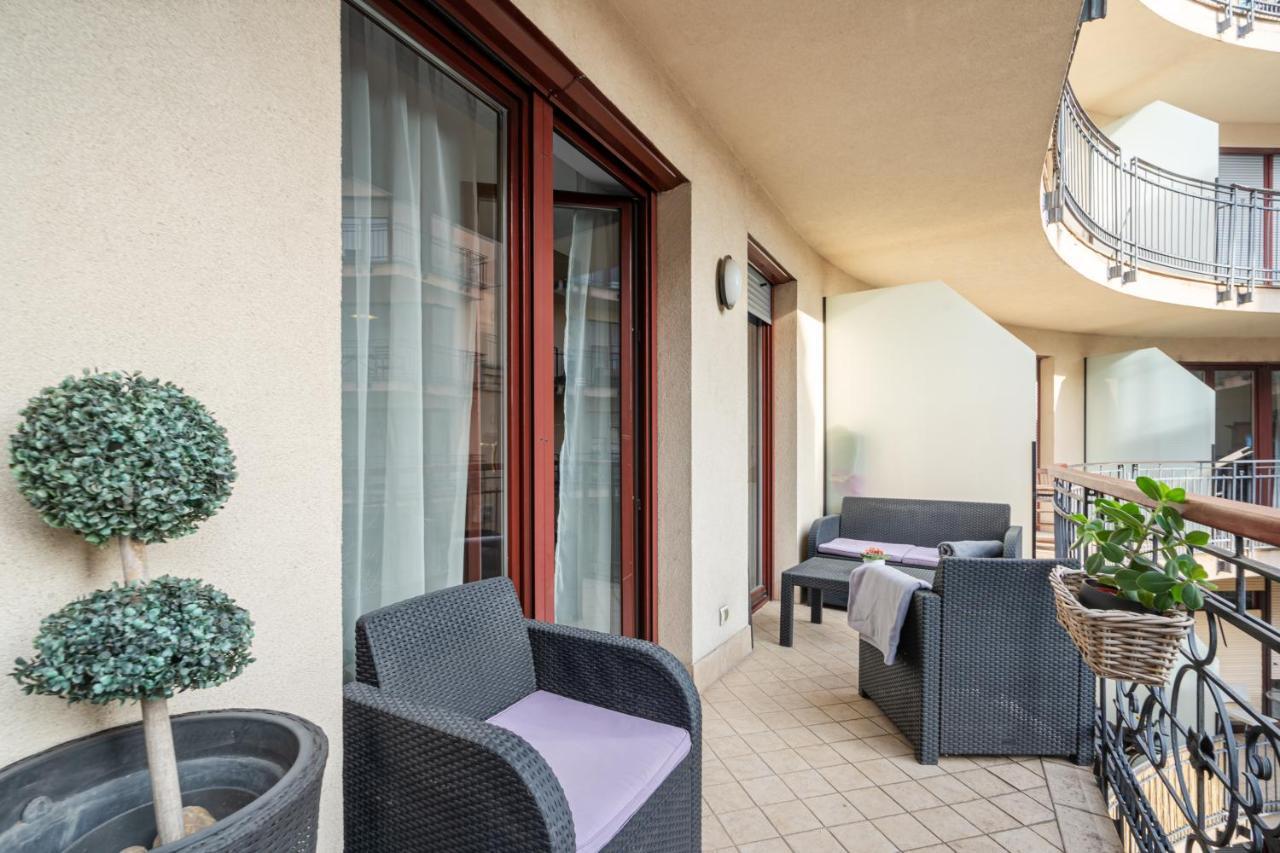 Urban Jungle Oasis King With Free Parking Apartament